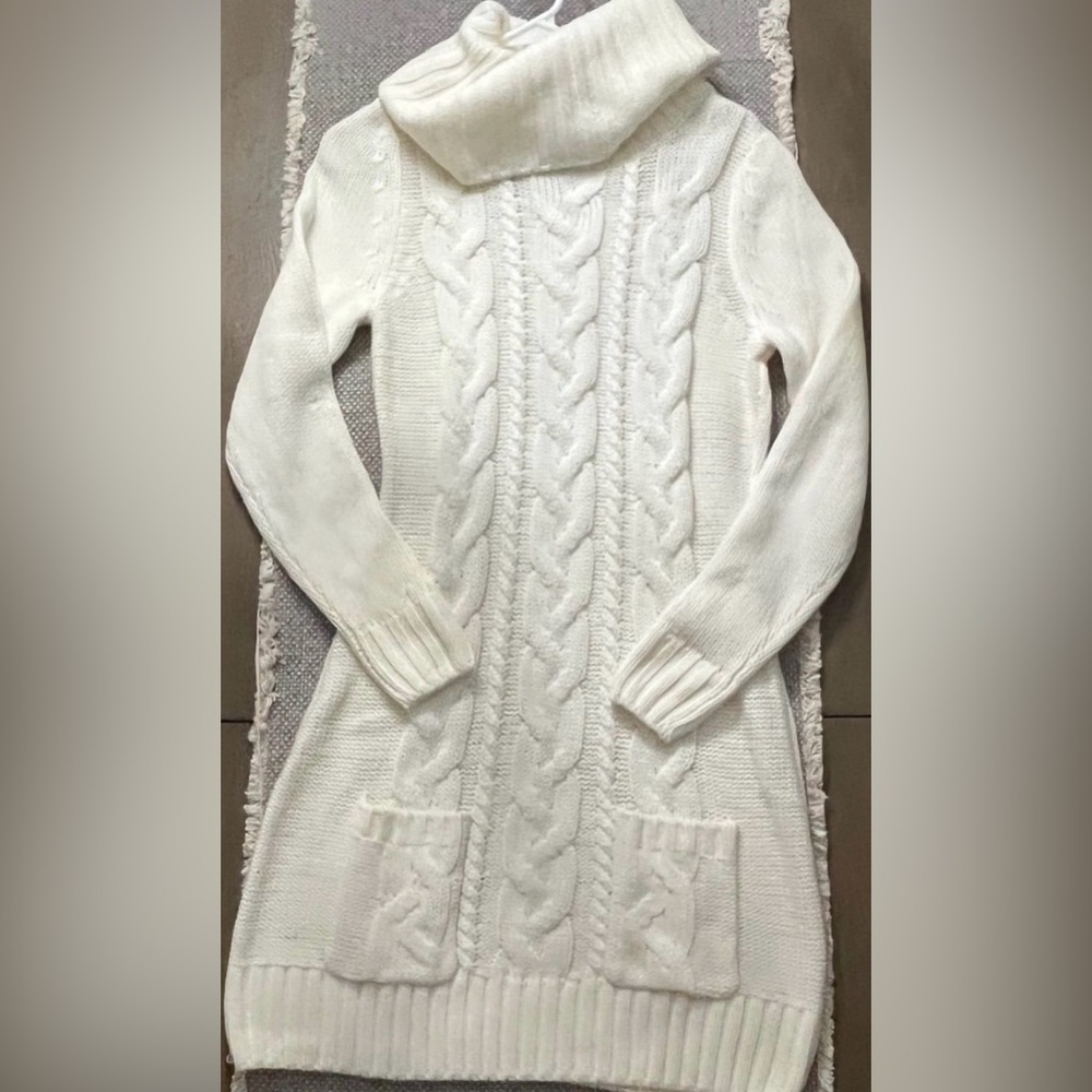 Elegant White Cable Knit Sweater Dress